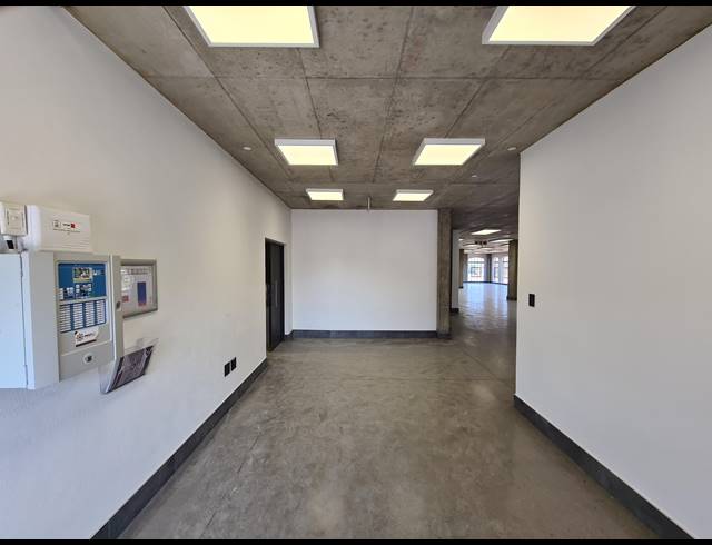 2,458M² WAREHOUSE TO LET IN RIVERSANDS